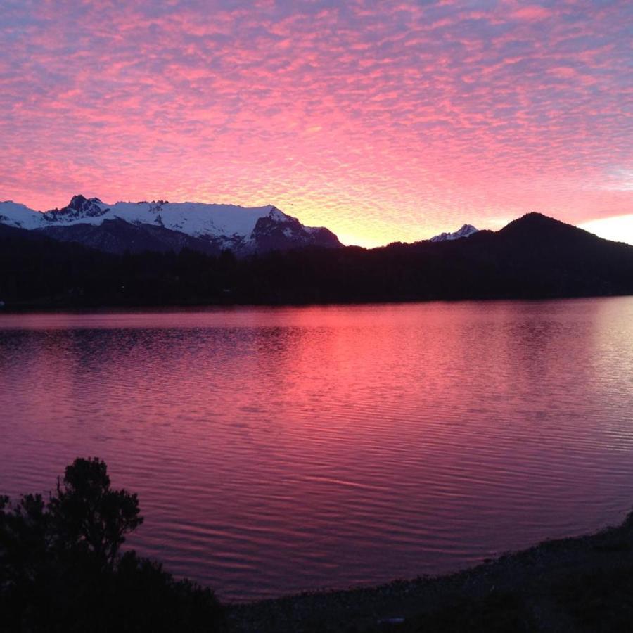 Casa de campo con costa de lago Hostal San Carlos de Bariloche Exterior foto