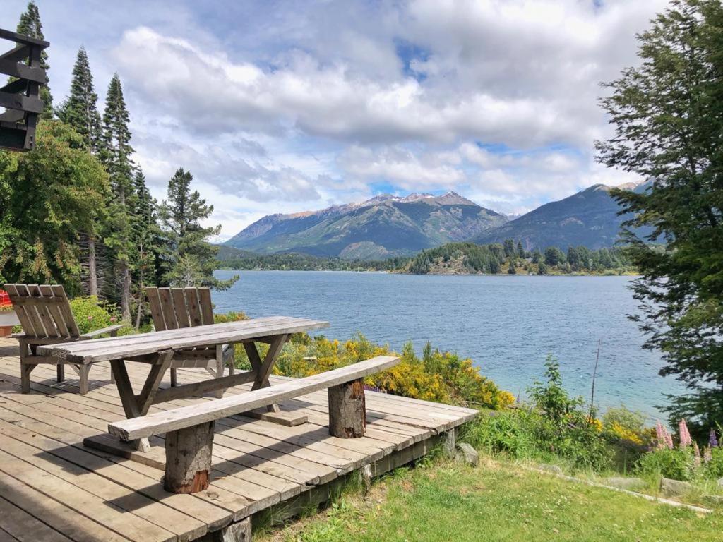 Casa de campo con costa de lago Hostal San Carlos de Bariloche Exterior foto