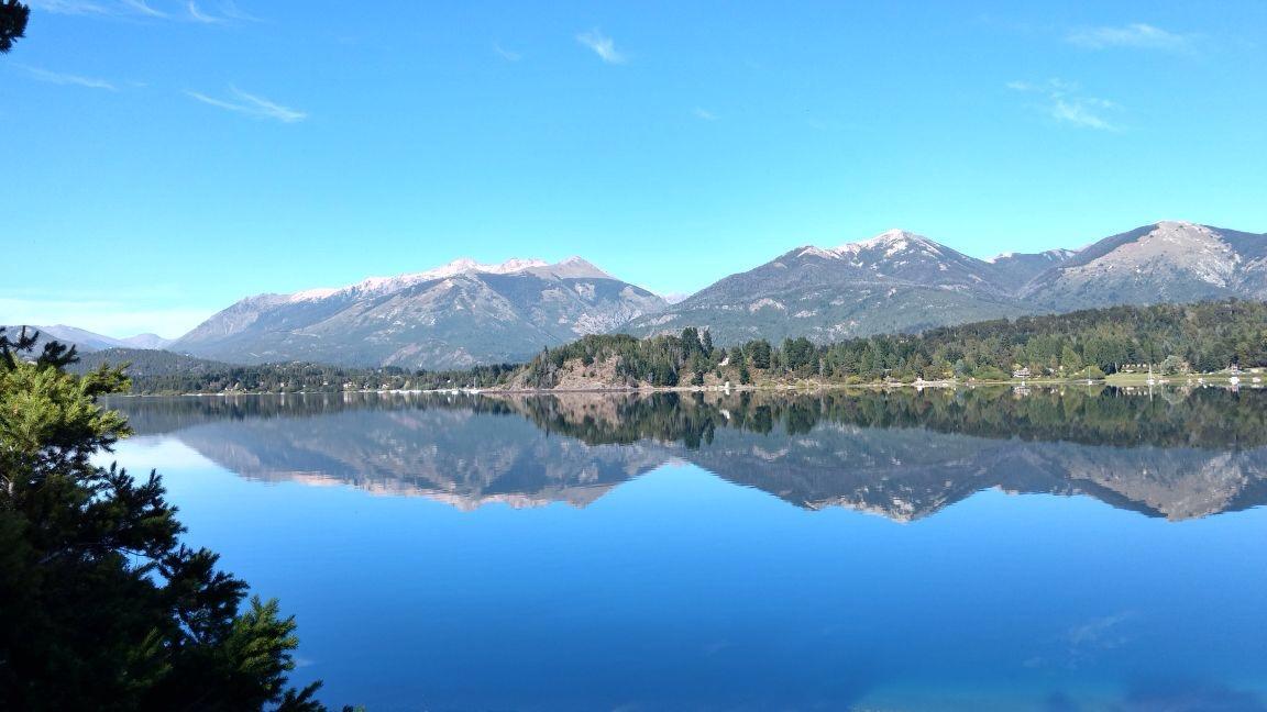 Casa de campo con costa de lago Hostal San Carlos de Bariloche Exterior foto